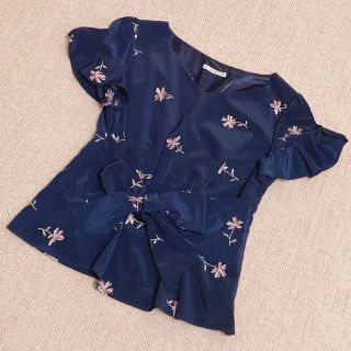 ウィルセレクション(WILLSELECTION)のWILLSELECTION ウィルセレクション ★ フラワー 刺繍 ブラウス(シャツ/ブラウス(半袖/袖なし))