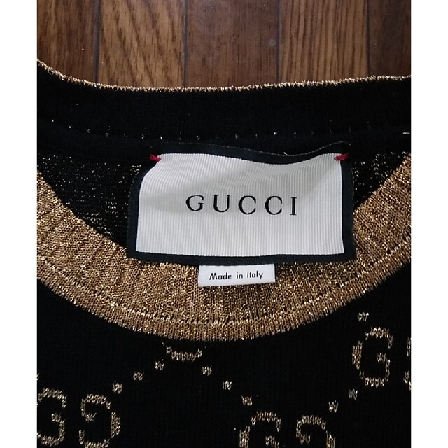 Gucci(グッチ)のkeer様ご専用グッチゴールドロゴカットソーLサイズ レディースのトップス(カットソー(半袖/袖なし))の商品写真