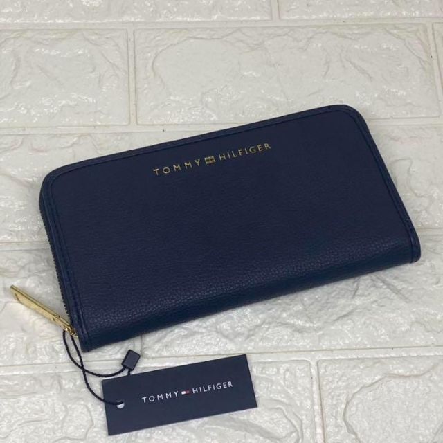 TOMMY HILFIGER(トミーヒルフィガー)の18【新品1】トミーヒルフィガー レディース メンズ ネイビー 長財布 メンズのファッション小物(長財布)の商品写真