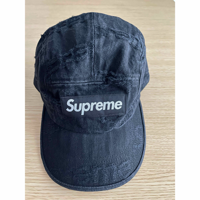 Supreme(シュプリーム)のSupreme Frayed Logos Denim Camp Cap 未使用 メンズの帽子(キャップ)の商品写真