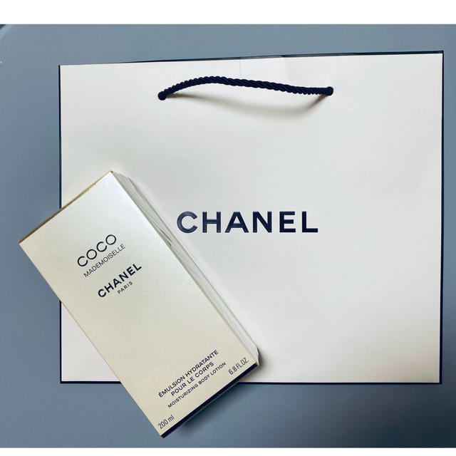 CHANEL(シャネル)の新品未使用☆シャネル ココ マドモアゼル ボディ ローション 200ml コスメ/美容のボディケア(ボディローション/ミルク)の商品写真