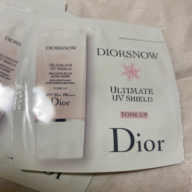 Christian Dior(クリスチャンディオール)のディオールSnowトーンアップuvシールド コスメ/美容のベースメイク/化粧品(化粧下地)の商品写真