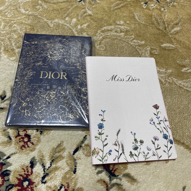 Dior(ディオール)のディオール⭐︎ノート2冊ノベルティ インテリア/住まい/日用品の文房具(ノート/メモ帳/ふせん)の商品写真