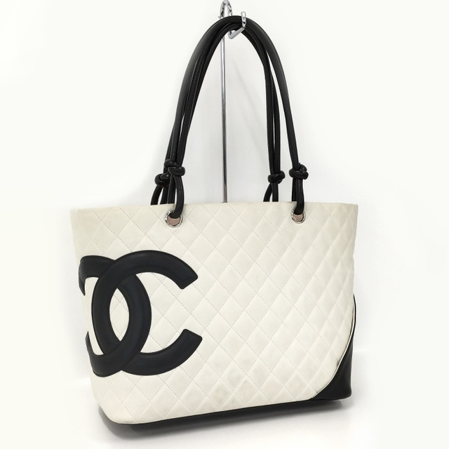 CHANEL(シャネル)のCHANEL トートバッグ カンボンライン ラージ ラムスキン レザー ホワイト レディースのバッグ(トートバッグ)の商品写真