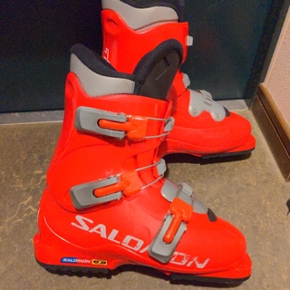 サロモン(SALOMON)のちょびちょび様専用　salomon　ジュニア　スキーブーツ　24.0cm(ブーツ)