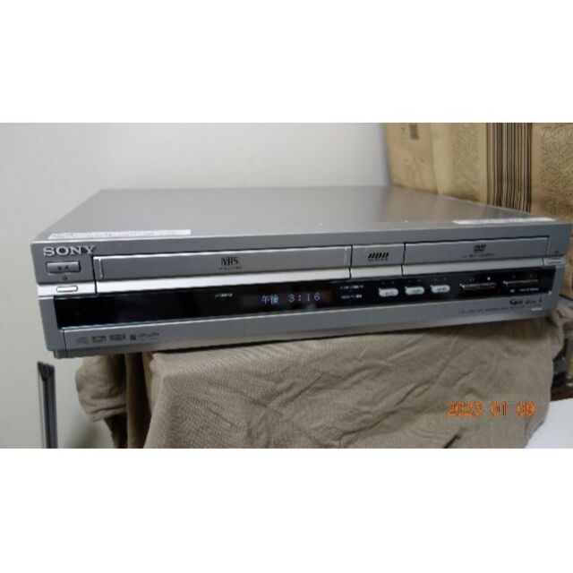 SONY(ソニー)のSONY スゴ録ダビング機能付きHDD搭載VHSビデオ一体型DVDレコーダー スマホ/家電/カメラのテレビ/映像機器(DVDレコーダー)の商品写真