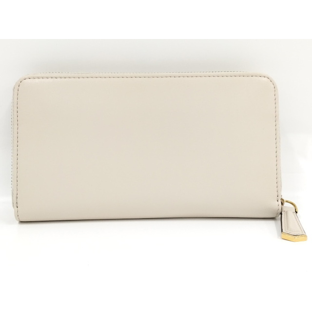 FENDI - FENDI ラウンドファスナー長財布 スタッズ レザー FENDI - FENDI ラウンドファスナー長財布 スタッズ レザー