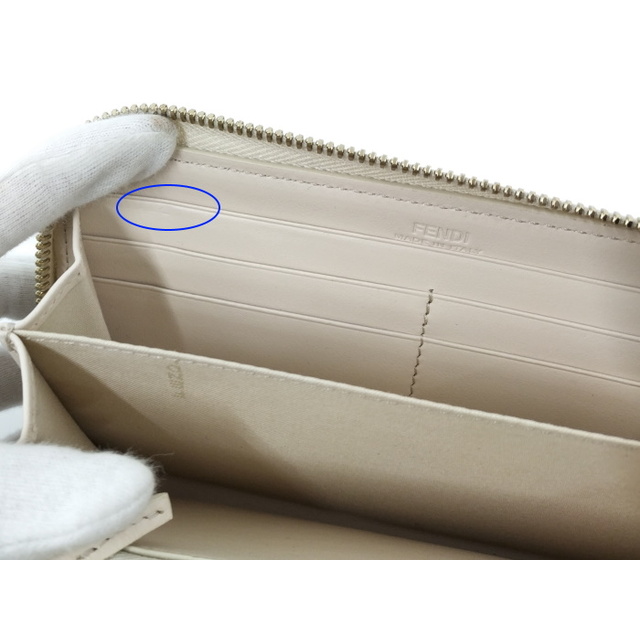 FENDI - FENDI ラウンドファスナー長財布 スタッズ レザー FENDI - FENDI ラウンドファスナー長財布 スタッズ レザー