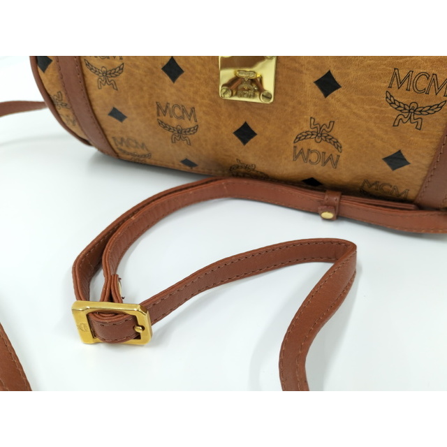 MCM(エムシーエム)のMCM ショルダーバッグ ロゴグラム ヴィセトス レザー キャメル レディースのバッグ(ショルダーバッグ)の商品写真