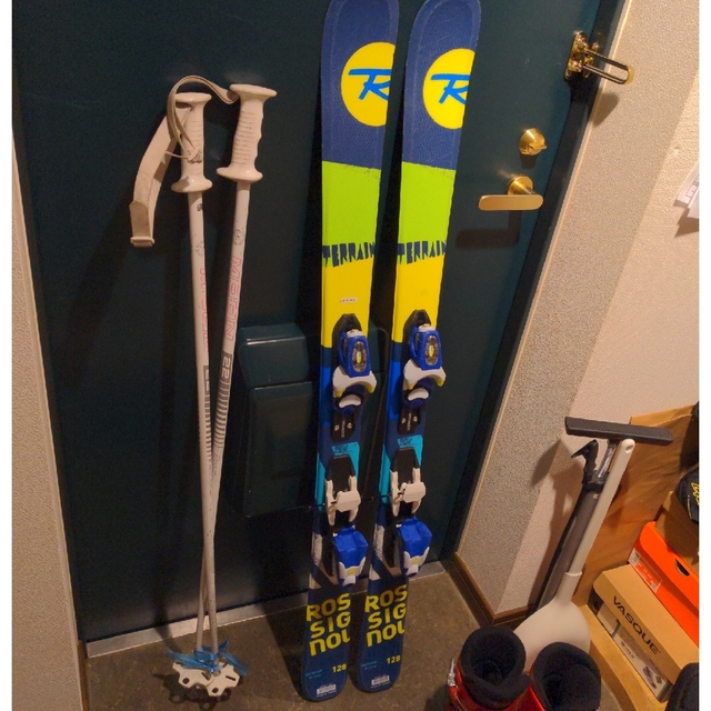 ROSSIGNOL(ロシニョール)のちょびちょび様専用　ロシニョール　ジュニア　スキー板　128cm　おまけストック スポーツ/アウトドアのスキー(板)の商品写真