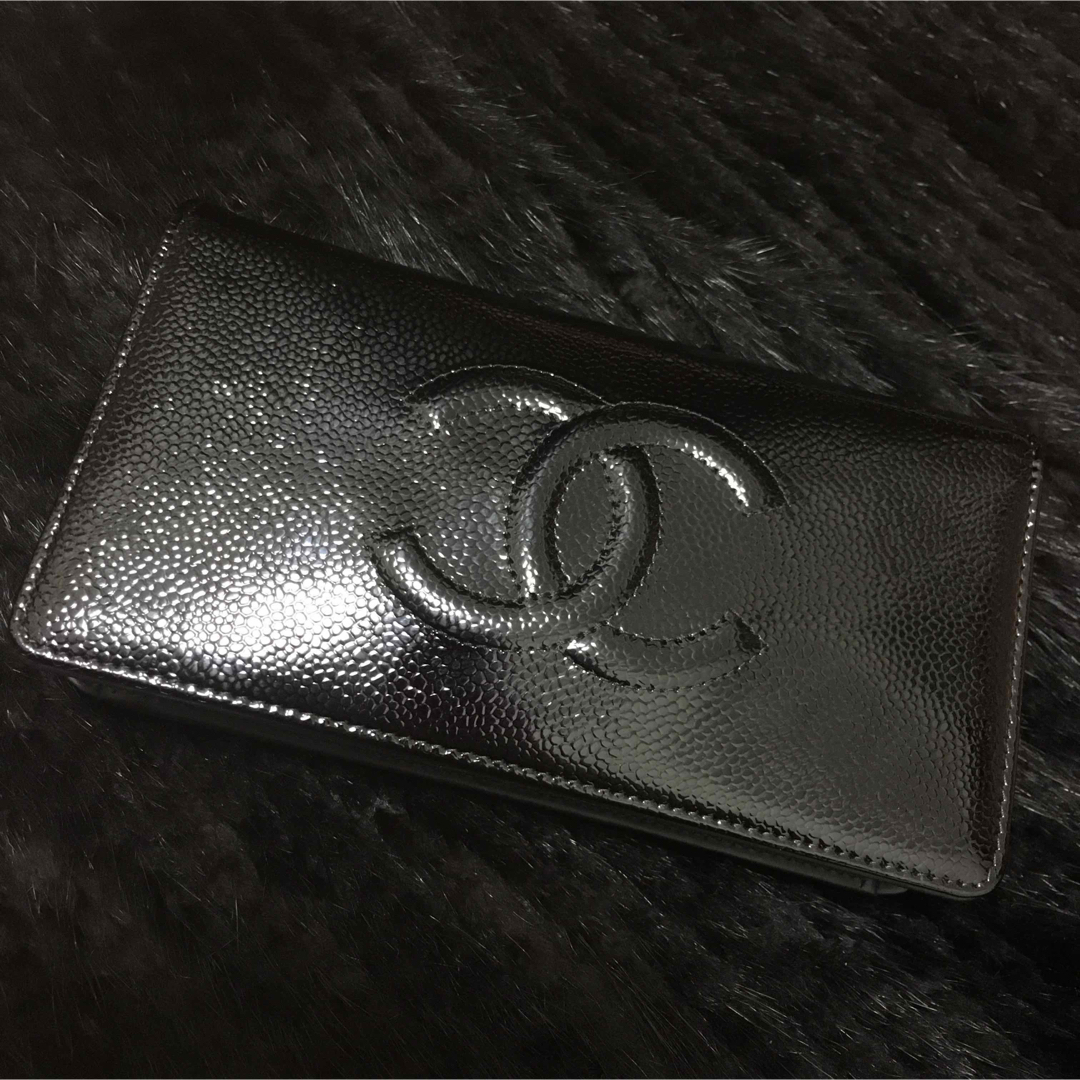 CHANEL(シャネル)の値下げ　シャネル 長財布 パテント キャビアスキン CHANEL 付属品あり レディースのファッション小物(財布)の商品写真