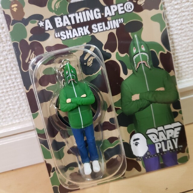 A BATHING APE(アベイシングエイプ)のAPE SHARK SEIJIN ・シャーク星人・1/7発売品！レア！オマケ付き メンズのトップス(パーカー)の商品写真