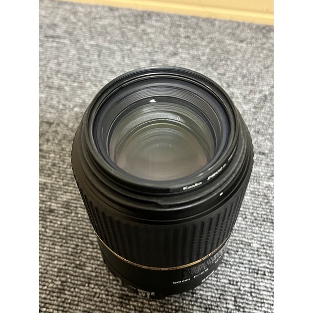 TAMRON(タムロン)の《訳あり品》 TAMRON SP90mm F2.8 MACRO VC（ニコン用） スマホ/家電/カメラのカメラ(レンズ(単焦点))の商品写真