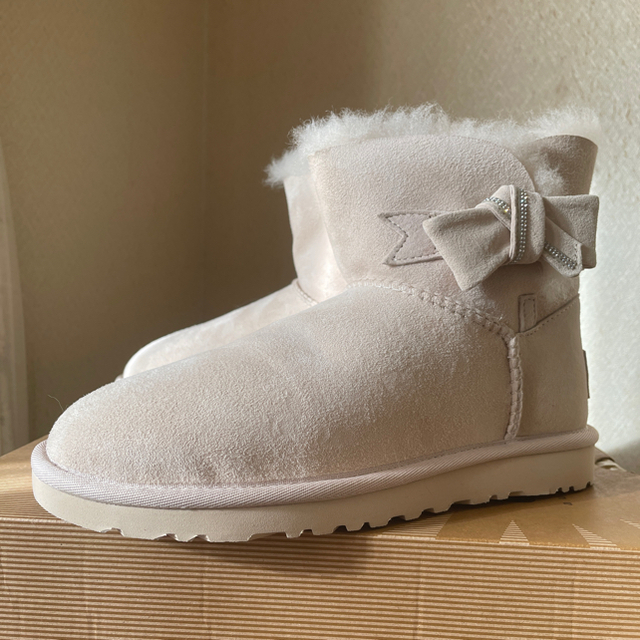 UGG ムートンブーツ スワロフスキーリボン-