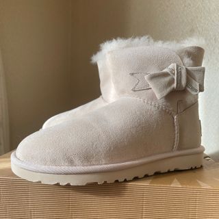 アグ(UGG)のUGG ムートンブーツ　スワロフスキーリボン(ブーツ)