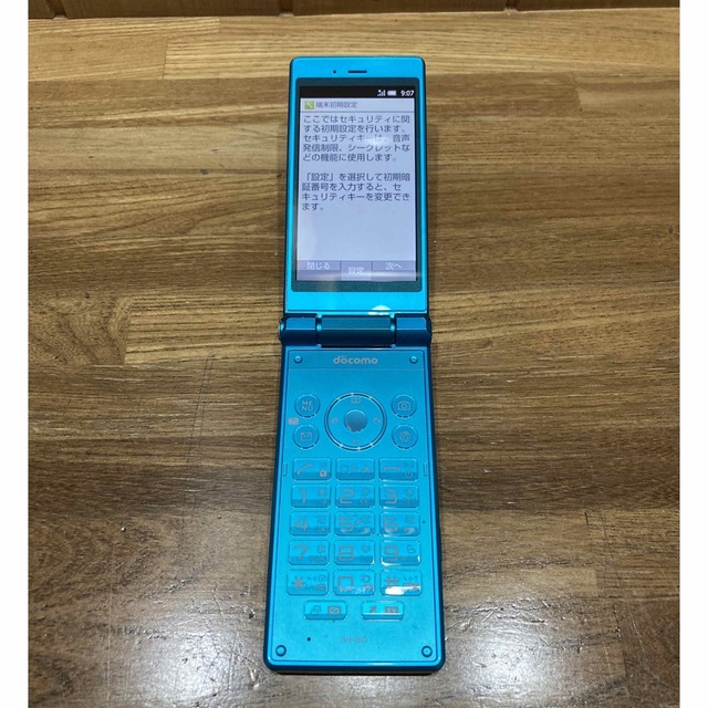 AQUOS(アクオス)の美品 AQUOS ケータイ SH-06G ブルーグリーン スマホ/家電/カメラのスマートフォン/携帯電話(携帯電話本体)の商品写真