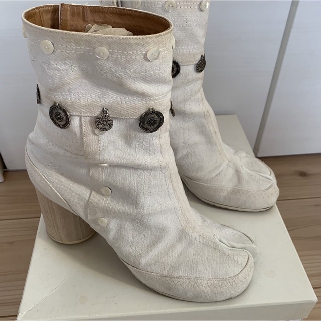 Maison Martin Margiela(マルタンマルジェラ)のMaison margiela Tabi マルジェラ タビ ブーツ レディースの靴/シューズ(ブーツ)の商品写真