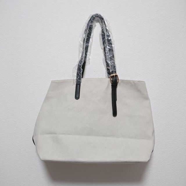 トートバッグ　キャンバス　ロゴ　通学　通勤　大容量　黒　白　マザーズバッグ レディースのバッグ(トートバッグ)の商品写真