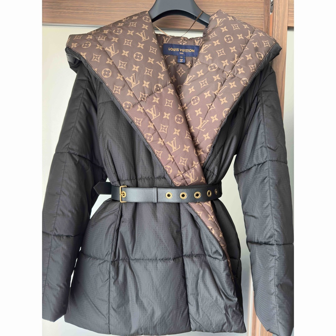 LOUIS VUITTON - ショートピローパファーラップコートの通販 by LOUIS VUITTON - ショートピローパファーラップコートの通販 by