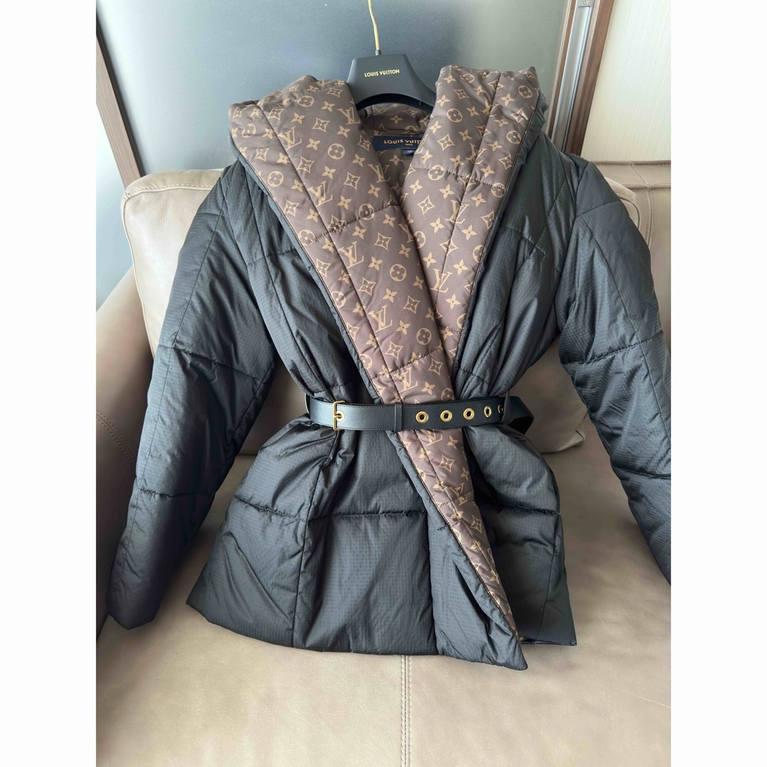 LOUIS VUITTON - ショートピローパファーラップコートの通販 by LOUIS VUITTON - ショートピローパファーラップコートの通販 by