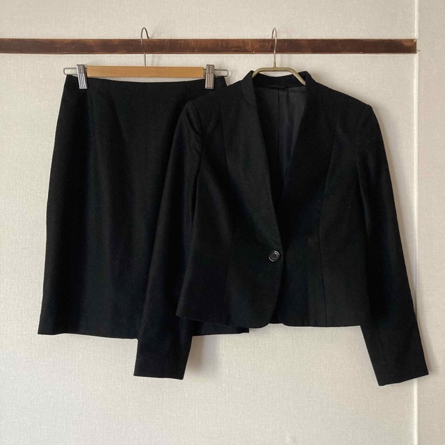 ANAYI(アナイ)のANAYI スーツ セットアップ 黒 ウール ノーカラー 日本製 レディースのフォーマル/ドレス(スーツ)の商品写真