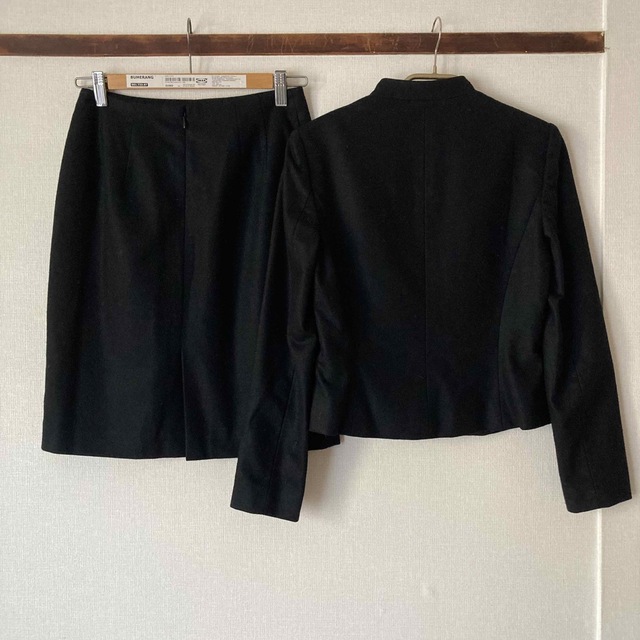 ANAYI(アナイ)のANAYI スーツ セットアップ 黒 ウール ノーカラー 日本製 レディースのフォーマル/ドレス(スーツ)の商品写真