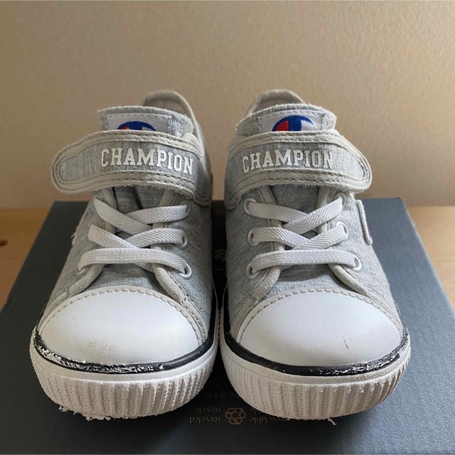 Champion(チャンピオン)のチャンピオン Champion 15 16 スニーカー グレー キッズ キッズ/ベビー/マタニティのキッズ靴/シューズ(15cm~)(スニーカー)の商品写真