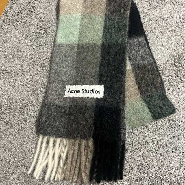 Acne Studios(アクネストゥディオズ)のアクネストゥディオズ マフラー 250 x 28 cm メンズのファッション小物(マフラー)の商品写真