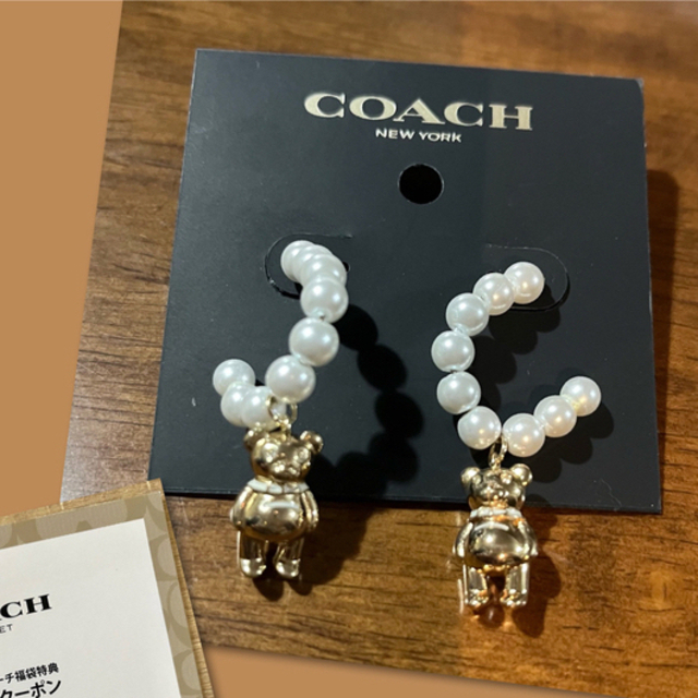 COACH(コーチ)の【新品】Coach ピアス Bear With Pearl Hoop  レディースのアクセサリー(ピアス)の商品写真