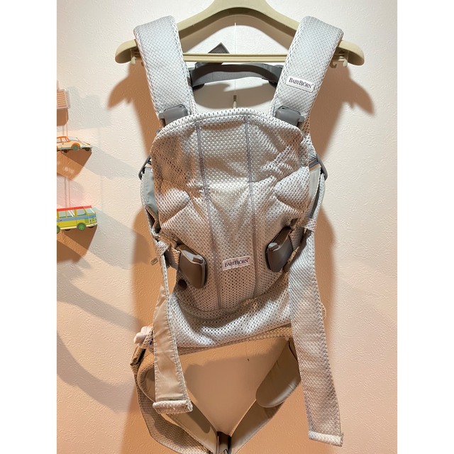 BABYBJORN(ベビービョルン)のベビービョルン  抱っこ紐 one kai air メッシュ ワンカイエアー キッズ/ベビー/マタニティの外出/移動用品(抱っこひも/おんぶひも)の商品写真