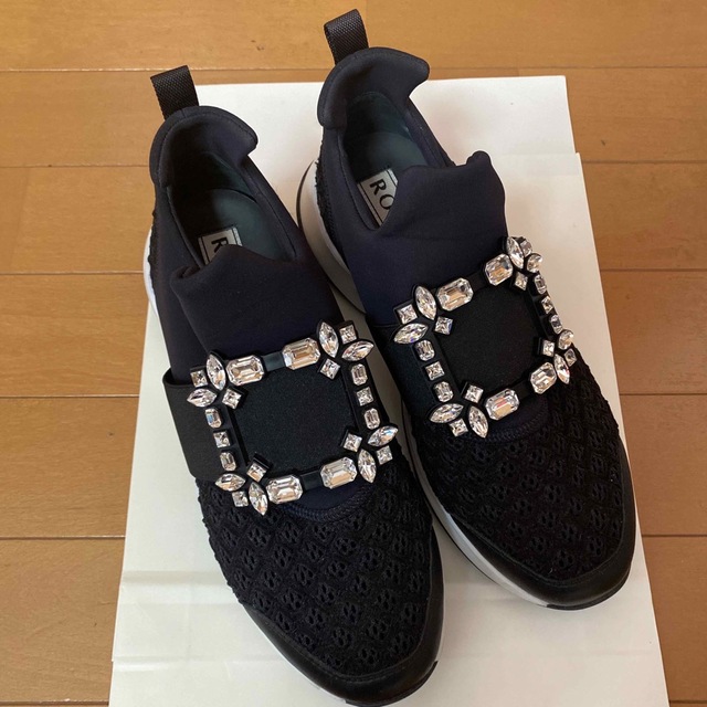 魅了 ROGER VIVIER 37.5 ロジェヴィヴィエ ヴィヴィラン ストラス