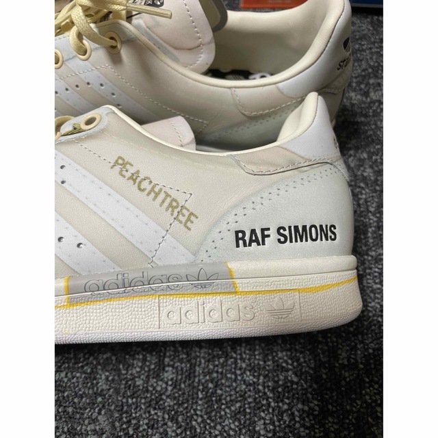 RAF SIMONS(ラフシモンズ)のraf simons ラフシモンズ adidas Peach Stan メンズの靴/シューズ(スニーカー)の商品写真