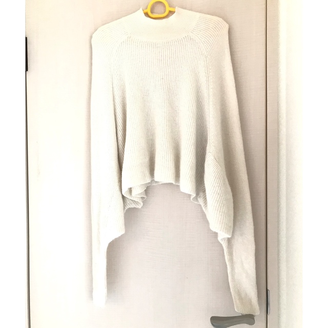 FRAY I.D(フレイアイディー)のFRAY I.D セーター　ホワイト　ウール　フリーサイズ  レディースのトップス(ニット/セーター)の商品写真