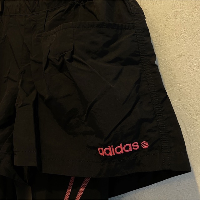 adidas(アディダス)のアディダス　ショートパンツ レディースのパンツ(ショートパンツ)の商品写真