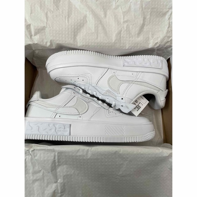 NIKE(ナイキ)の新品　NIKE AIR  FORCE 1 low 24cm レディースの靴/シューズ(スニーカー)の商品写真