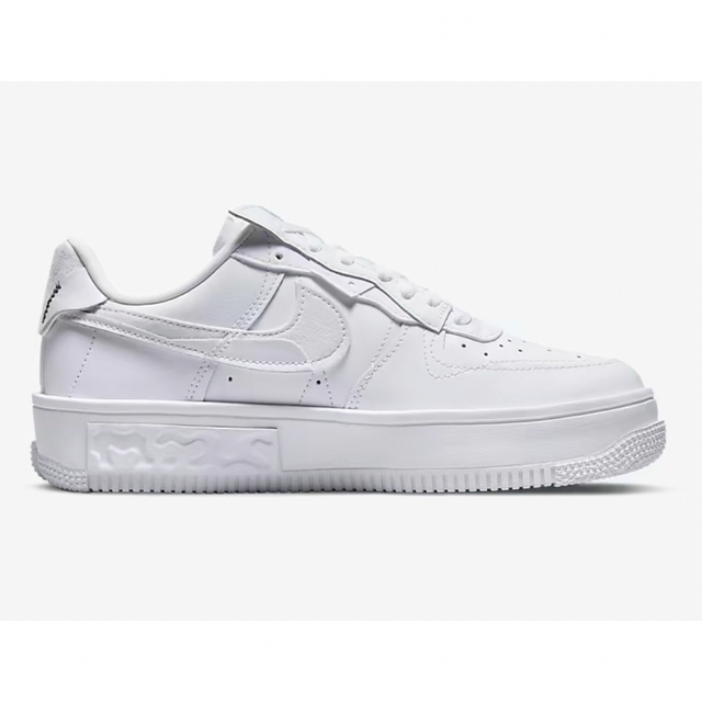 NIKE(ナイキ)の新品　NIKE AIR  FORCE 1 low 24cm レディースの靴/シューズ(スニーカー)の商品写真