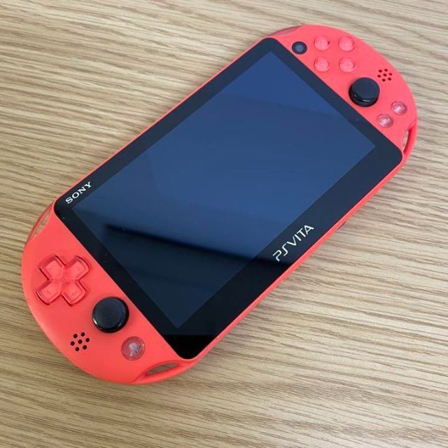 PlayStation®Vita（PCH-2000シリーズ） Wi-Fiモデル…