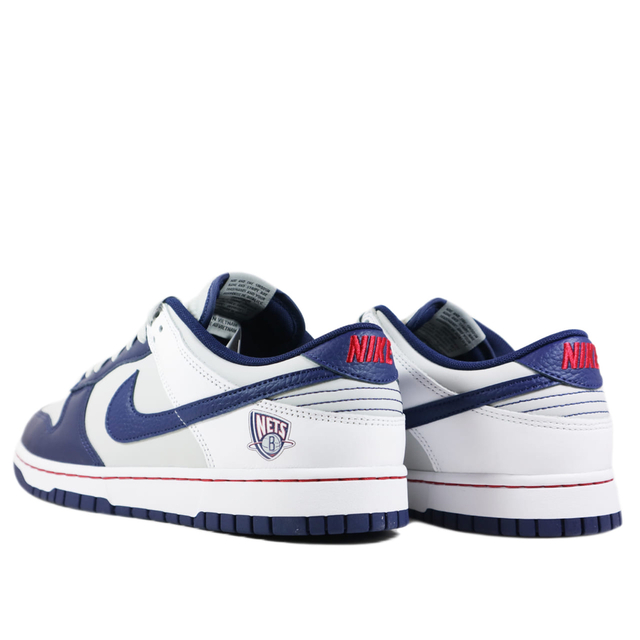 NIKE(ナイキ)のNIKE DUNK LOW RETRO EMB メンズの靴/シューズ(スニーカー)の商品写真