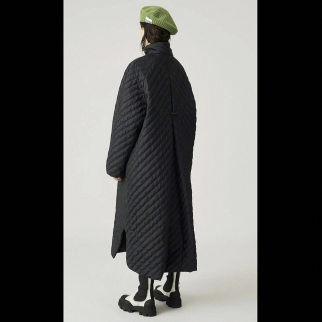 TOGA(トーガ)のGANNI キルティングコート ブラック レディースのジャケット/アウター(ダウンジャケット)の商品写真
