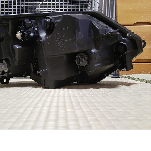 定価77000円※ホンダ「ヴェゼル」純正左ヘッドライト 高評価 www