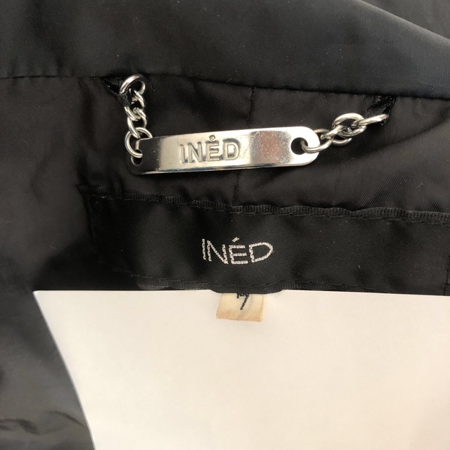INED(イネド)のINED ダウンコート　サイズ7 レディースのジャケット/アウター(ダウンコート)の商品写真
