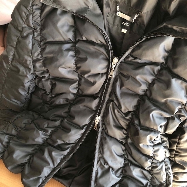 INED(イネド)のINED ダウンコート　サイズ7 レディースのジャケット/アウター(ダウンコート)の商品写真