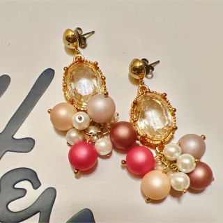 ハンドメイド　ピアス　キラキラ　ピンク　バレンタイン(ピアス)