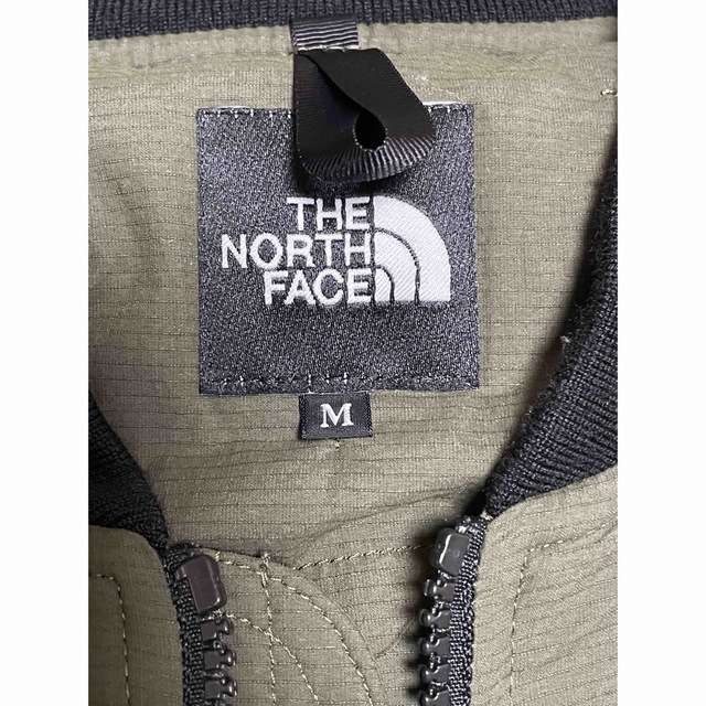 THE NORTH FACE(ザノースフェイス)のTHE NORTHFACE TRANSIT BOMBER JACKET カーキM レディースのジャケット/アウター(ブルゾン)の商品写真