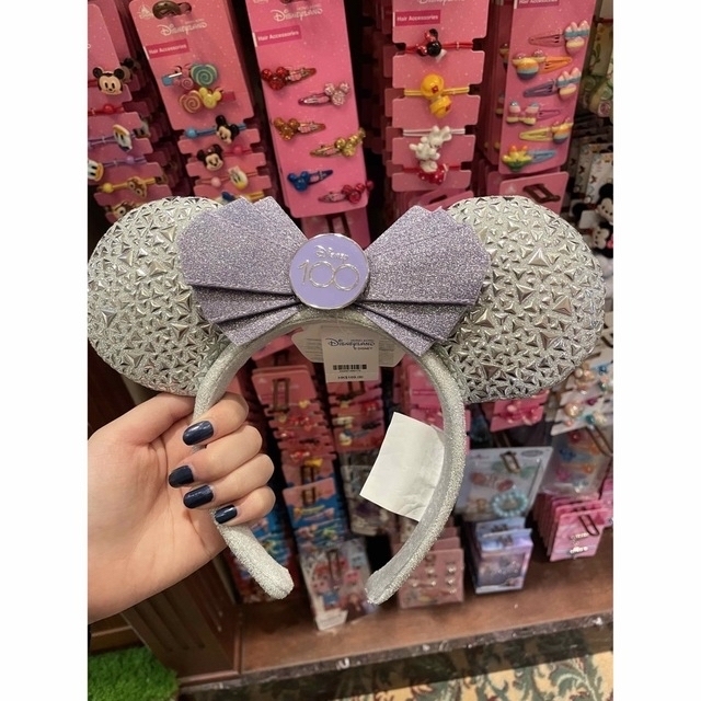 Disney(ディズニー)の✅海外限定 Minnie Mouse Disney100 Year カチューシャ レディースのヘアアクセサリー(カチューシャ)の商品写真