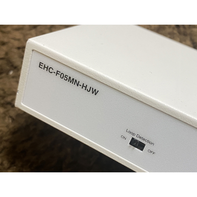 エレコムELECOM スイッチングハブ スイッチハブ ECH-F05MN-HJW スマホ/家電/カメラのPC/タブレット(PC周辺機器)の商品写真
