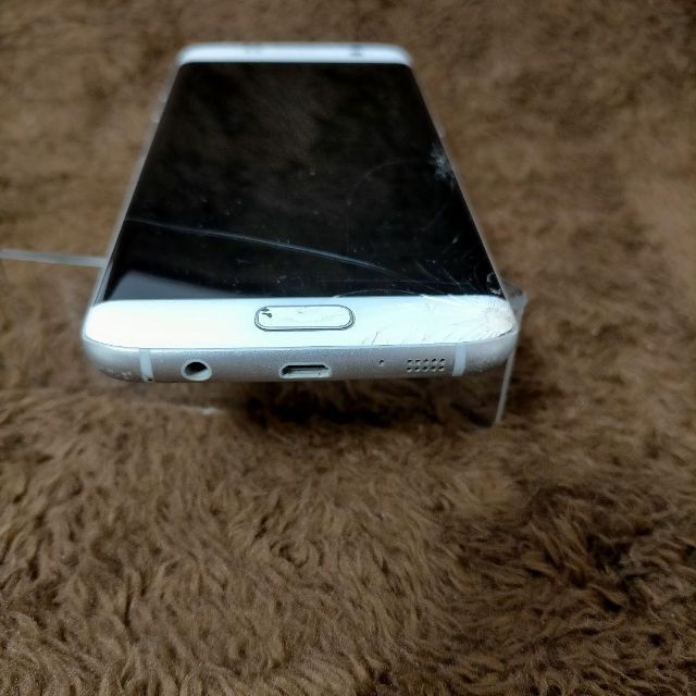 Galaxy(ギャラクシー)の♏特価♏ Galaxy S7 edge SC-02H SIMロック解除済 スマホ/家電/カメラのスマートフォン/携帯電話(携帯電話本体)の商品写真
