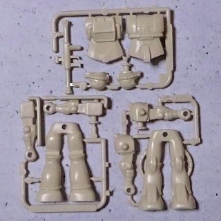 モリナガセイカ(森永製菓)の１／３００？量産型ザク　モビルスーツセレクト復刻版(プラモデル)