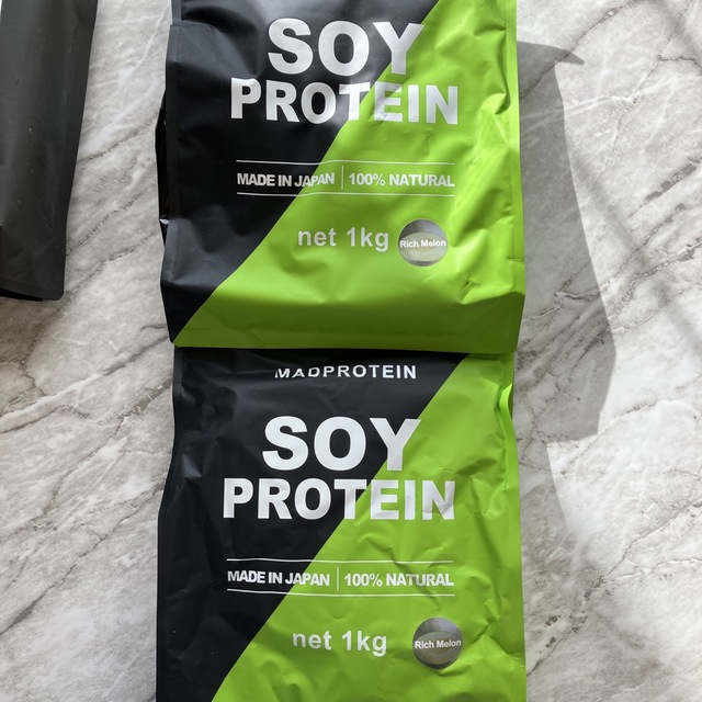 マッドプロテイン ソイプロテイン リッチメロン 1kg×2 新品 食品/飲料/酒の健康食品(プロテイン)の商品写真