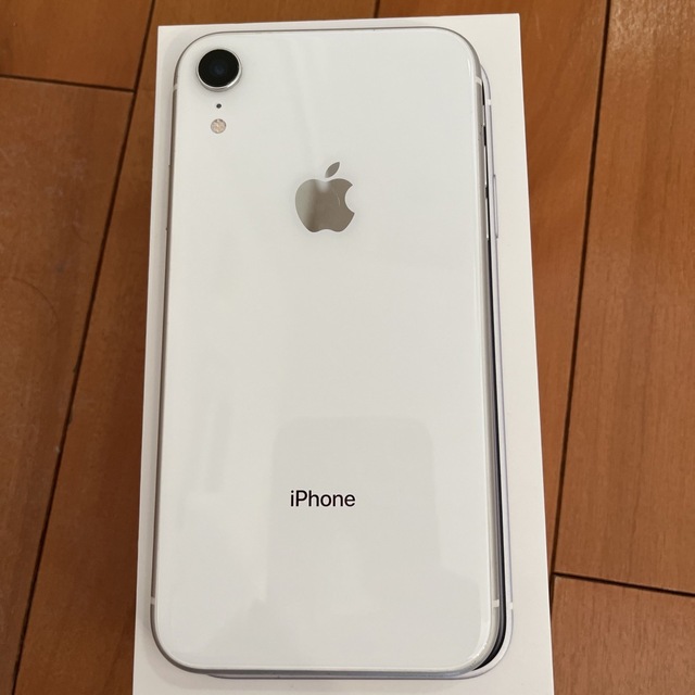 HHHmm様専用　　iPhone XR 64GB White 本体のサムネイル